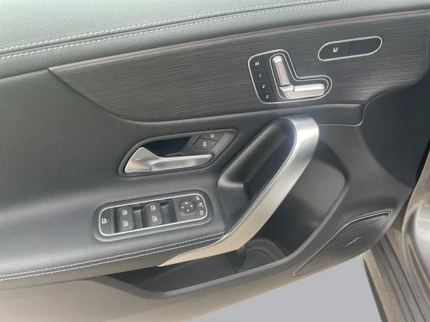 MERCEDES-BENZ A-Klasse W177 A 35 AMG 4matic
