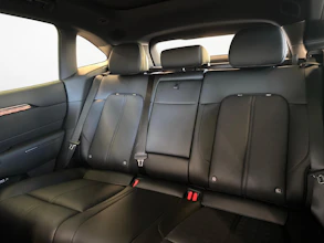 https://vehicle.imgix.net/4483879/6bc27f43-9d2b-43ee-bc7e-90a40197b1b1.jpg