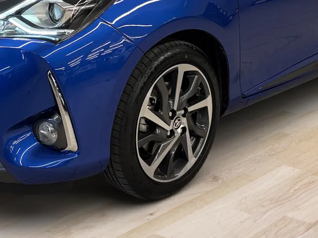 Toyota Yaris 1.5 VVT-i HSD Trend