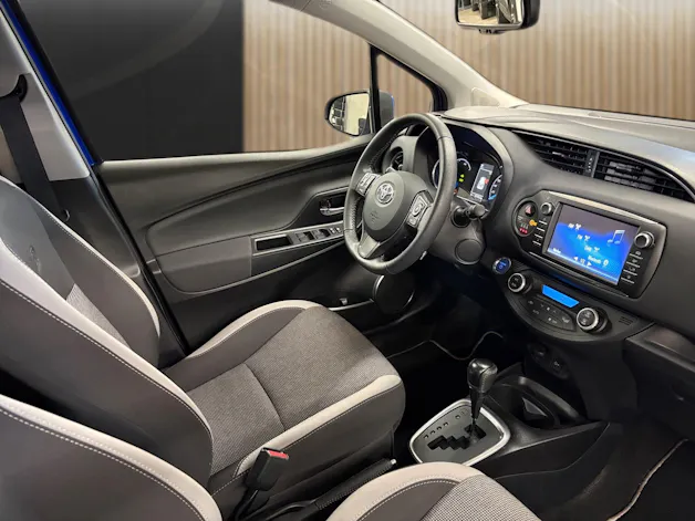 Toyota Yaris 1.5 VVT-i HSD Trend