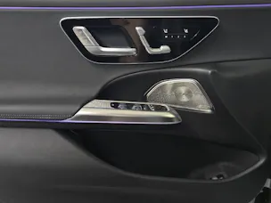 MERCEDES-BENZ E 300 de AMG Line 4Matic T-Modell