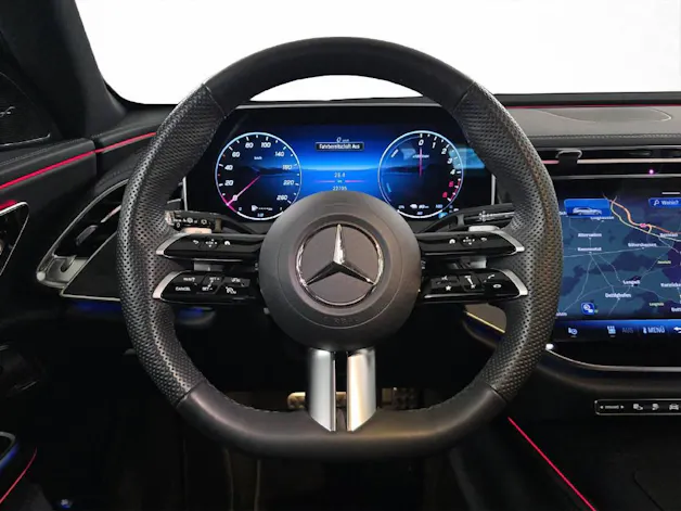 MERCEDES-BENZ E 300 de AMG Line 4Matic T-Modell