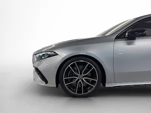 MERCEDES-BENZ A 250 AMG Line 4Matic