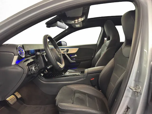 MERCEDES-BENZ A 250 AMG Line 4Matic