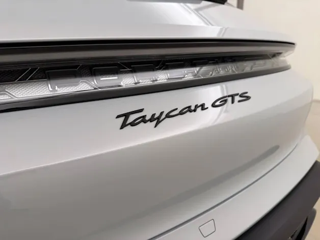 PORSCHE Taycan GTS Sport Turismo