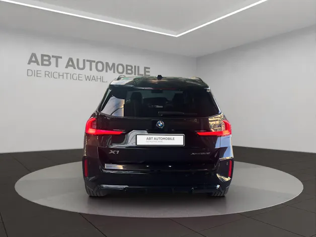 BMW X1 U11 30e xDrive paddles