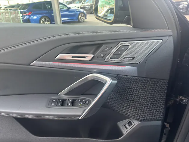 BMW X1 U11 30e xDrive paddles