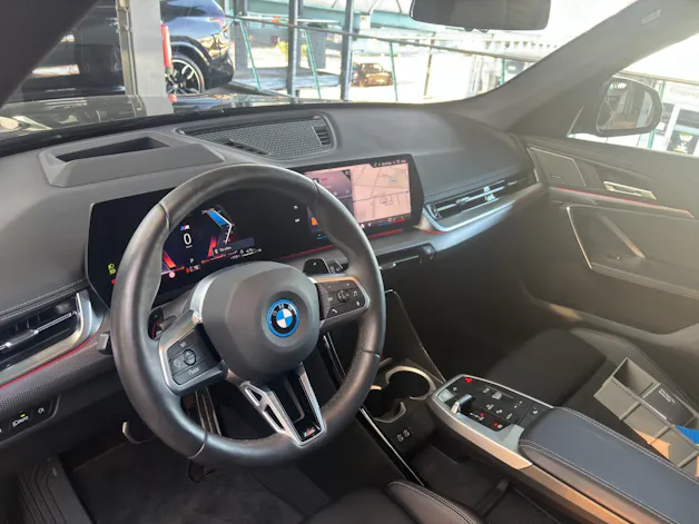 BMW X1 U11 30e xDrive paddles