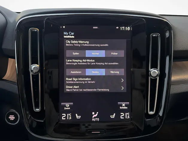 VOLVO XC40 1.5 T4 PiH Ultimate Dark
