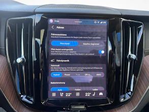 https://vehicle.imgix.net/4484159/18ac4893-ab2c-4a02-957b-61bf72a53720.jpg