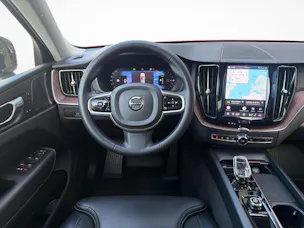 VOLVO XC60 2.0 T8 TE Ultimate Dark eAWD