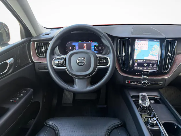 VOLVO XC60 2.0 T8 TE Ultimate Dark eAWD