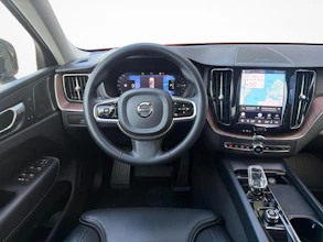 https://vehicle.imgix.net/4484159/70506399-ad78-4e53-a84a-01e142ed5f1c.jpg