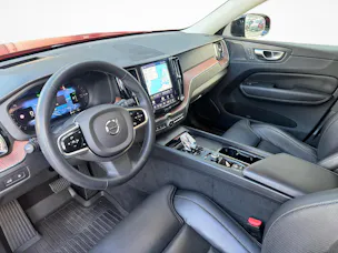 VOLVO XC60 2.0 T8 TE Ultimate Dark eAWD