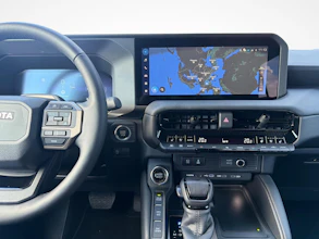 https://vehicle.imgix.net/4484192/7cca35c0-c012-4423-a543-adf829fe0972.jpg