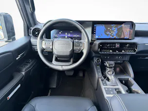 Toyota Land Cruiser 2.8 D 48V Style