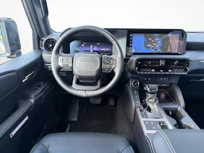 https://vehicle.imgix.net/4484192/e8387754-c384-431e-aa26-acac0e6a9668.jpg