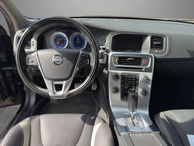 VOLVO V60 1.6 T4 Kinetic R-Design