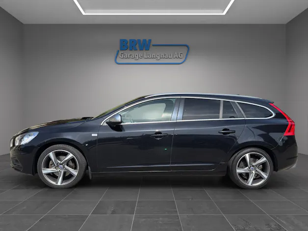 VOLVO V60 1.6 T4 Kinetic R-Design