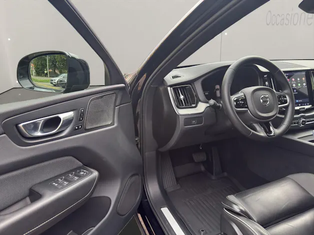VOLVO XC60 2.0 B4 MH Plus Dark AWD