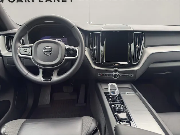 VOLVO XC60 2.0 B4 MH Plus Dark AWD