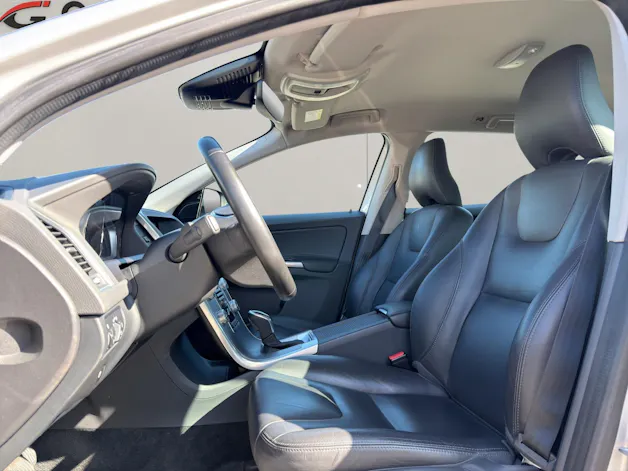 VOLVO XC60 2.4 D4 Summum AWD S/S