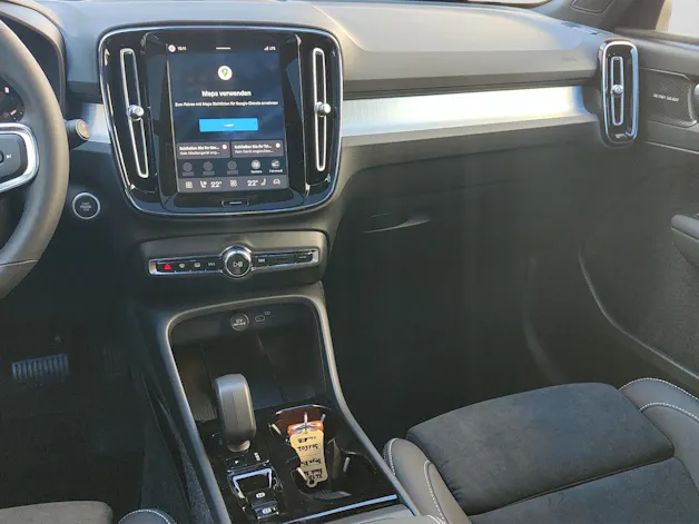 VOLVO XC40 2.0 B4 MH Black Edition