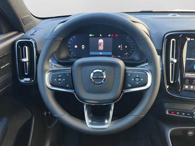 VOLVO XC40 2.0 B4 MH Black Edition
