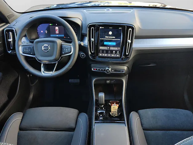 VOLVO XC40 2.0 B4 MH Black Edition