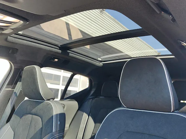 VOLVO XC40 2.0 B4 MH Black Edition