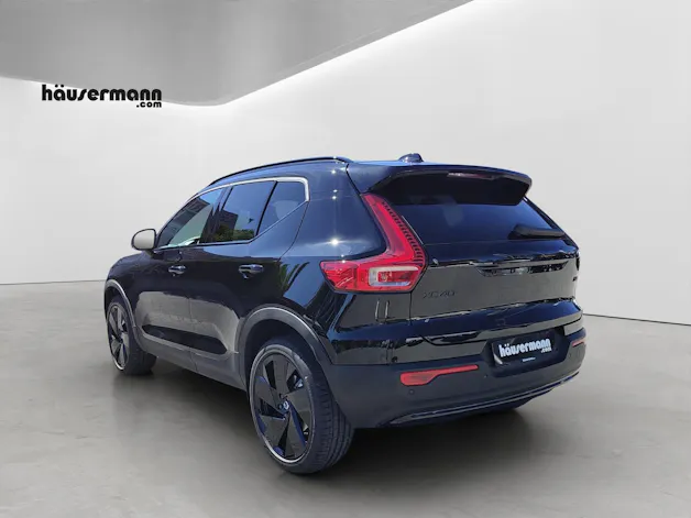 VOLVO XC40 2.0 B4 MH Black Edition