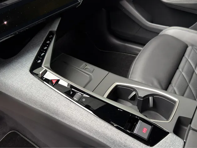 PEUGEOT 5008 e-GT Exclusive AWD