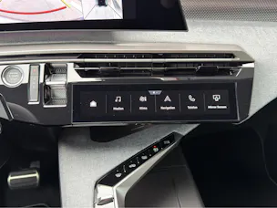 PEUGEOT 5008 e-GT Exclusive AWD