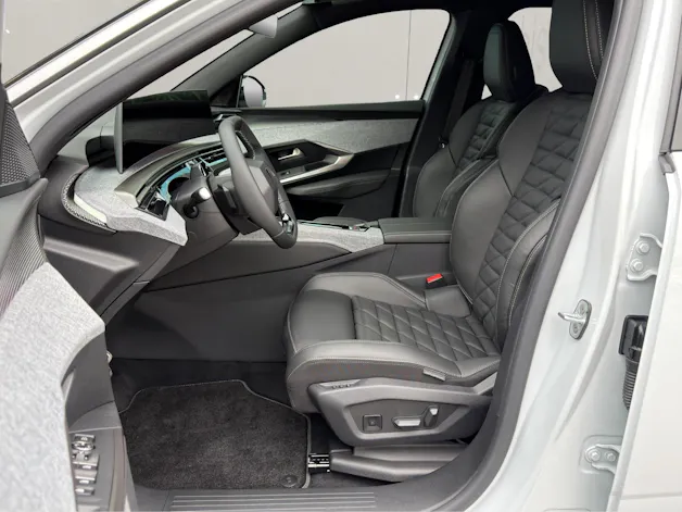 PEUGEOT 5008 e-GT Exclusive AWD