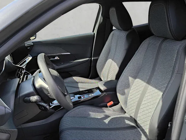 PEUGEOT 2008 e-Allure