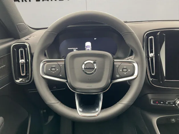 VOLVO XC40 2.0 B4 MH Black Edition