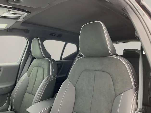 VOLVO XC40 2.0 B4 MH Black Edition