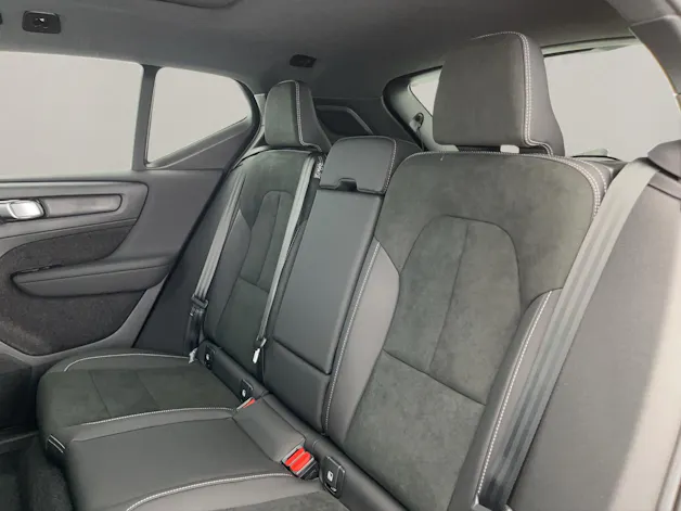 VOLVO XC40 2.0 B4 MH Black Edition