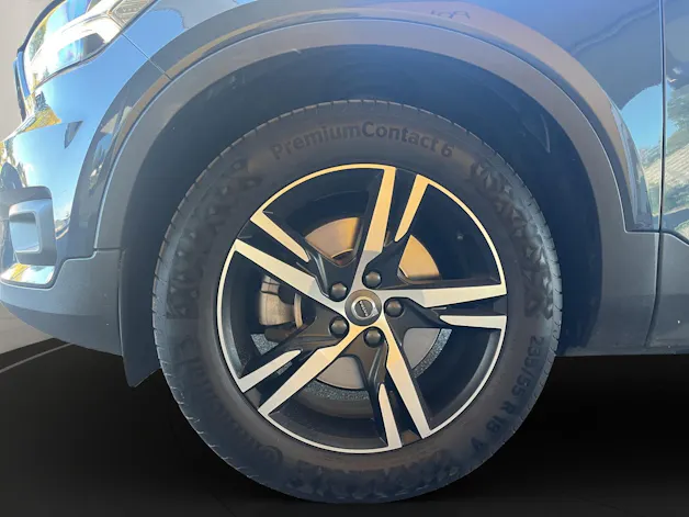 VOLVO XC40 2.0 B4 MH R-Design AWD