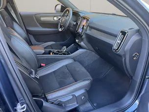 VOLVO XC40 2.0 B4 MH R-Design AWD