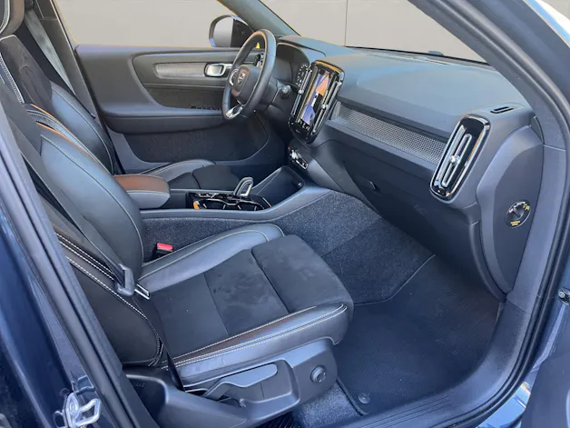 VOLVO XC40 2.0 B4 MH R-Design AWD