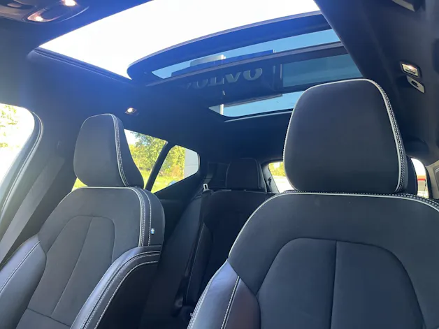 VOLVO XC40 2.0 B4 MH R-Design AWD
