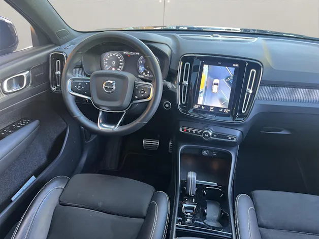 VOLVO XC40 2.0 B4 MH R-Design AWD