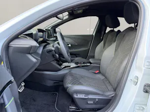 PEUGEOT 208 1.2 Hybrid 145 GT Exclusive