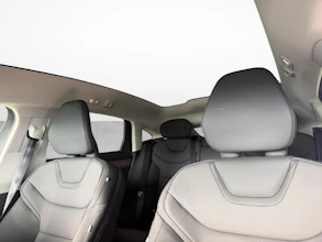 https://vehicle.imgix.net/4484551/7cea035e-0885-41d4-8e6b-6e006a1b2530.jpg