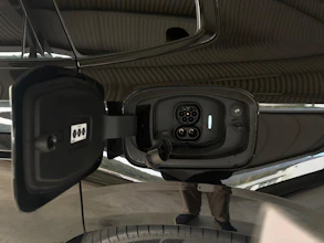 https://vehicle.imgix.net/4484551/96f1e4fc-cc10-4f1c-9cec-efa2fcf71b06.jpg