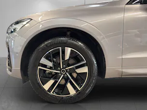 VOLVO XC60 2.0 B5 MH Plus Dark AWD