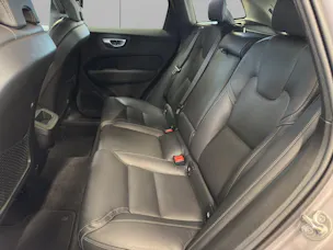 VOLVO XC60 2.0 B5 MH Plus Dark AWD