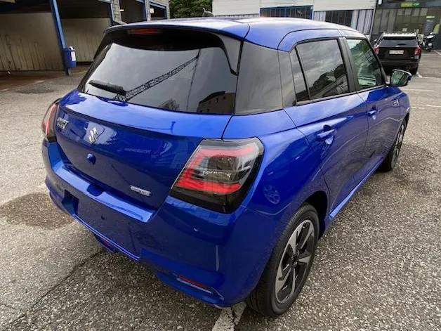 Suzuki Swift 1.2 Sakura Top Hybrid