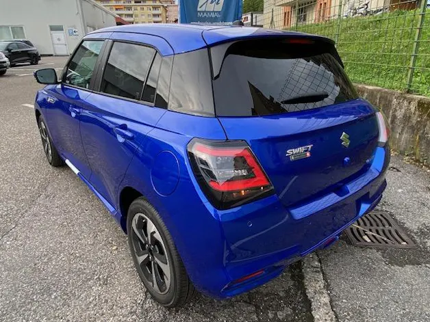 Suzuki Swift 1.2 Sakura Top Hybrid